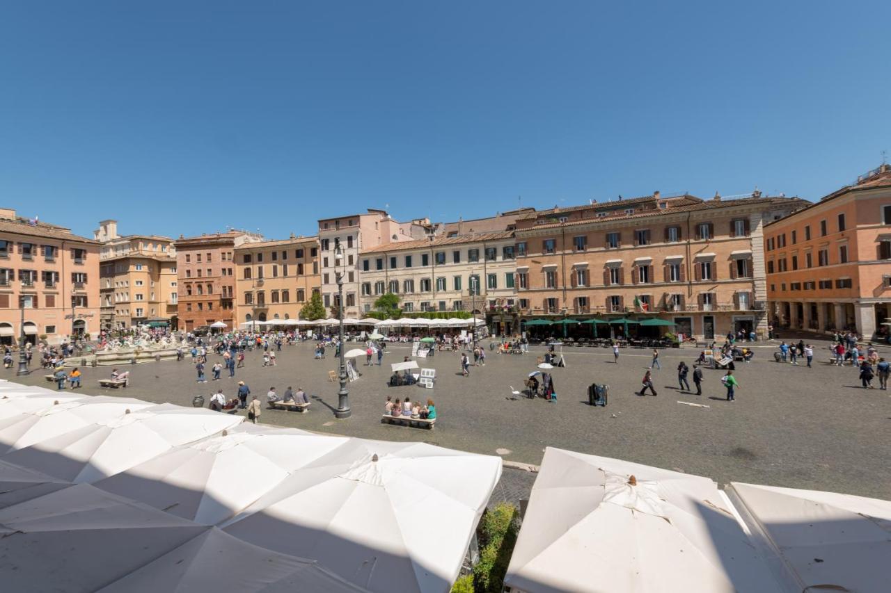 New! Amazing Piazza Navona View Apartment Рим Екстериор снимка