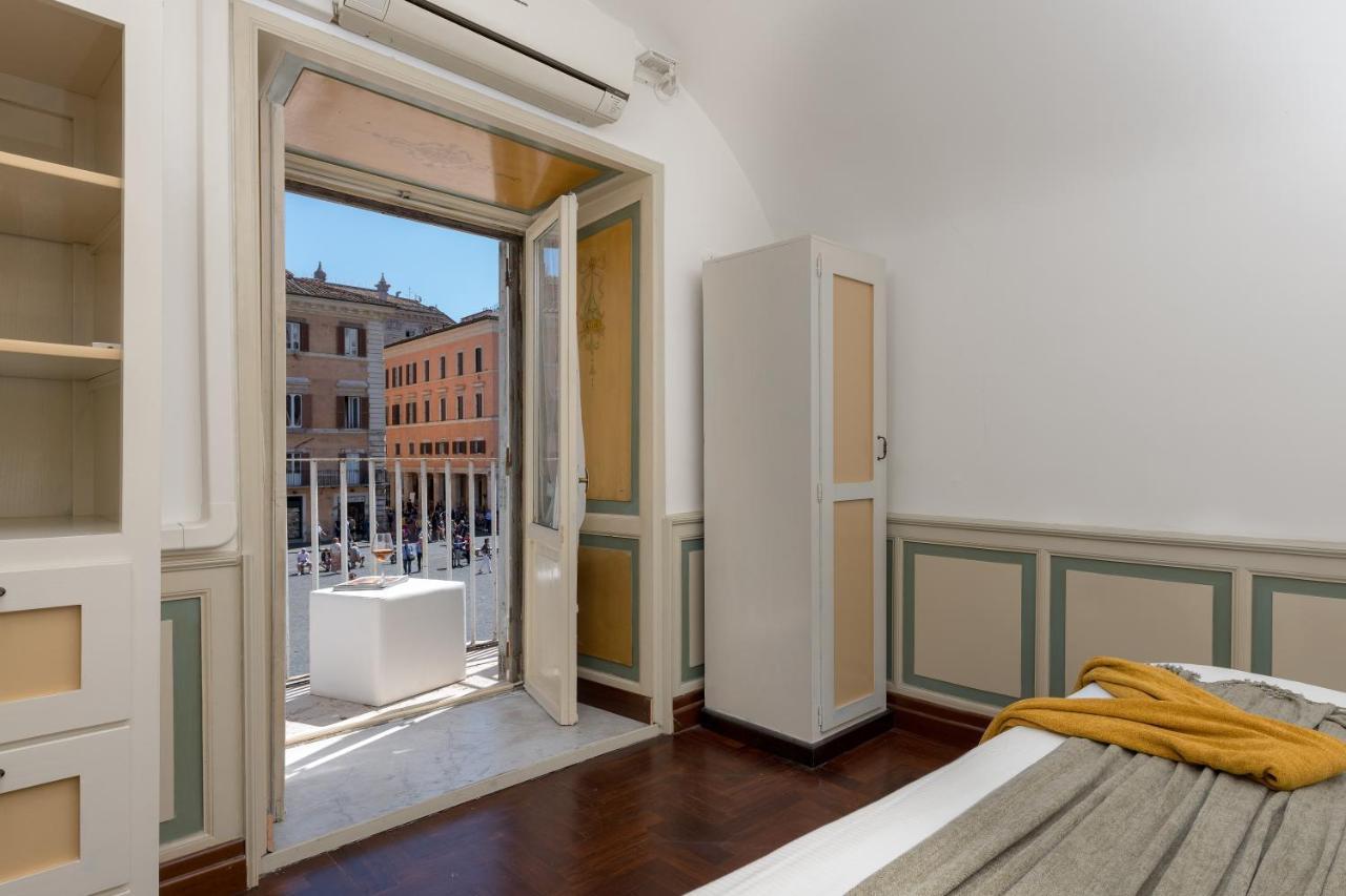 New! Amazing Piazza Navona View Apartment Рим Екстериор снимка