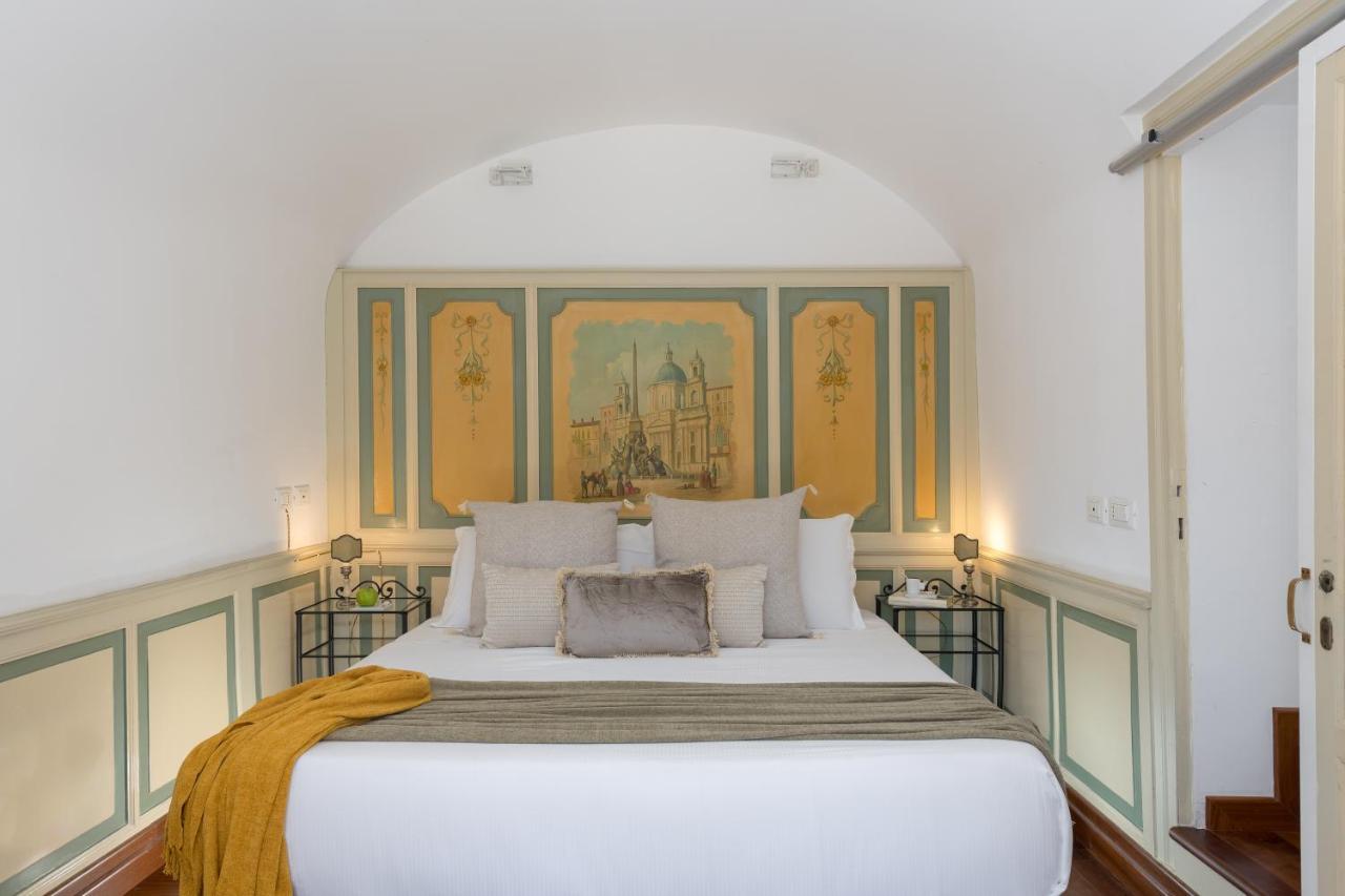 New! Amazing Piazza Navona View Apartment Рим Екстериор снимка