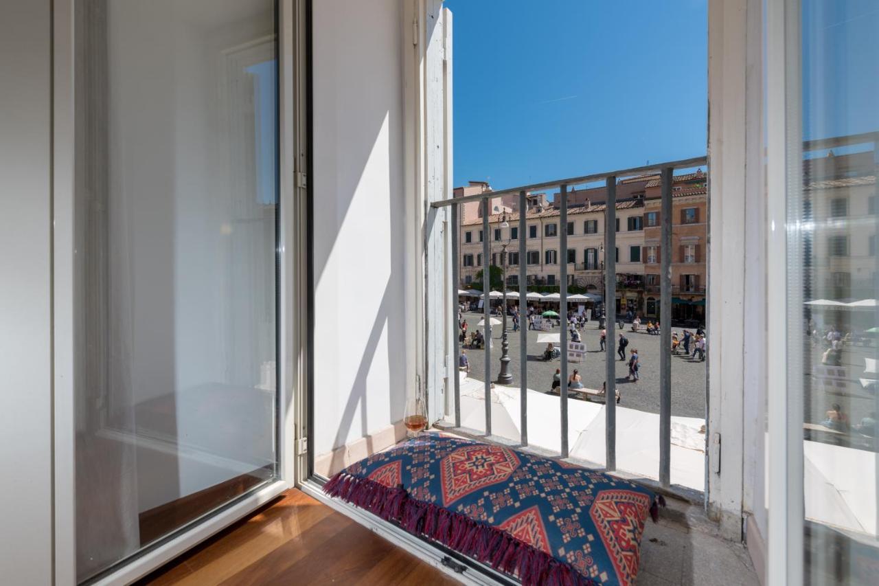 New! Amazing Piazza Navona View Apartment Рим Екстериор снимка