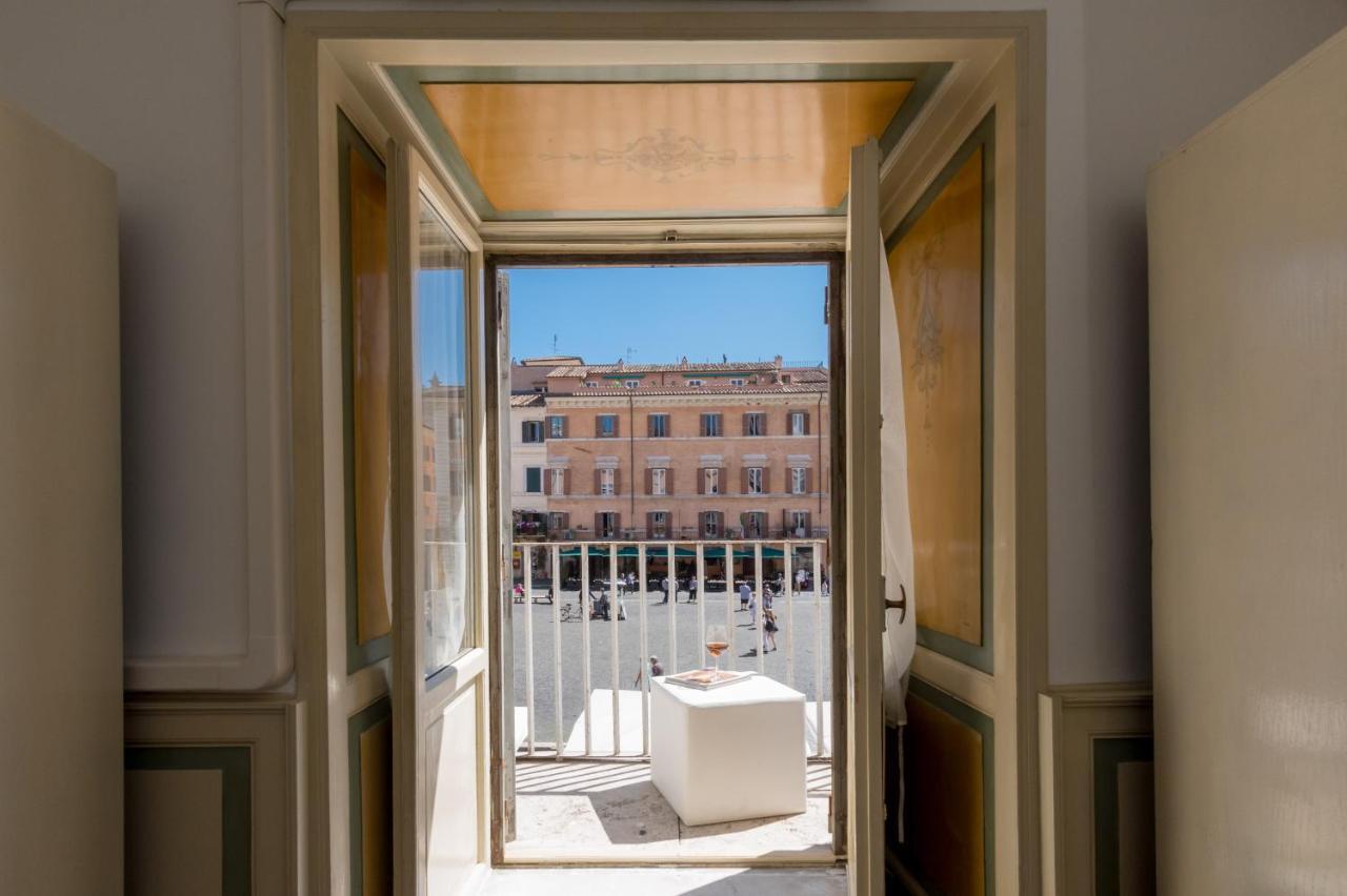 New! Amazing Piazza Navona View Apartment Рим Екстериор снимка